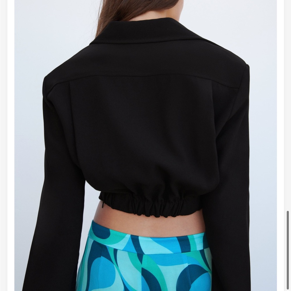 NEW Zara Black Long Sleeve V Neck Crop Top Size Small - Picture 2 of 8